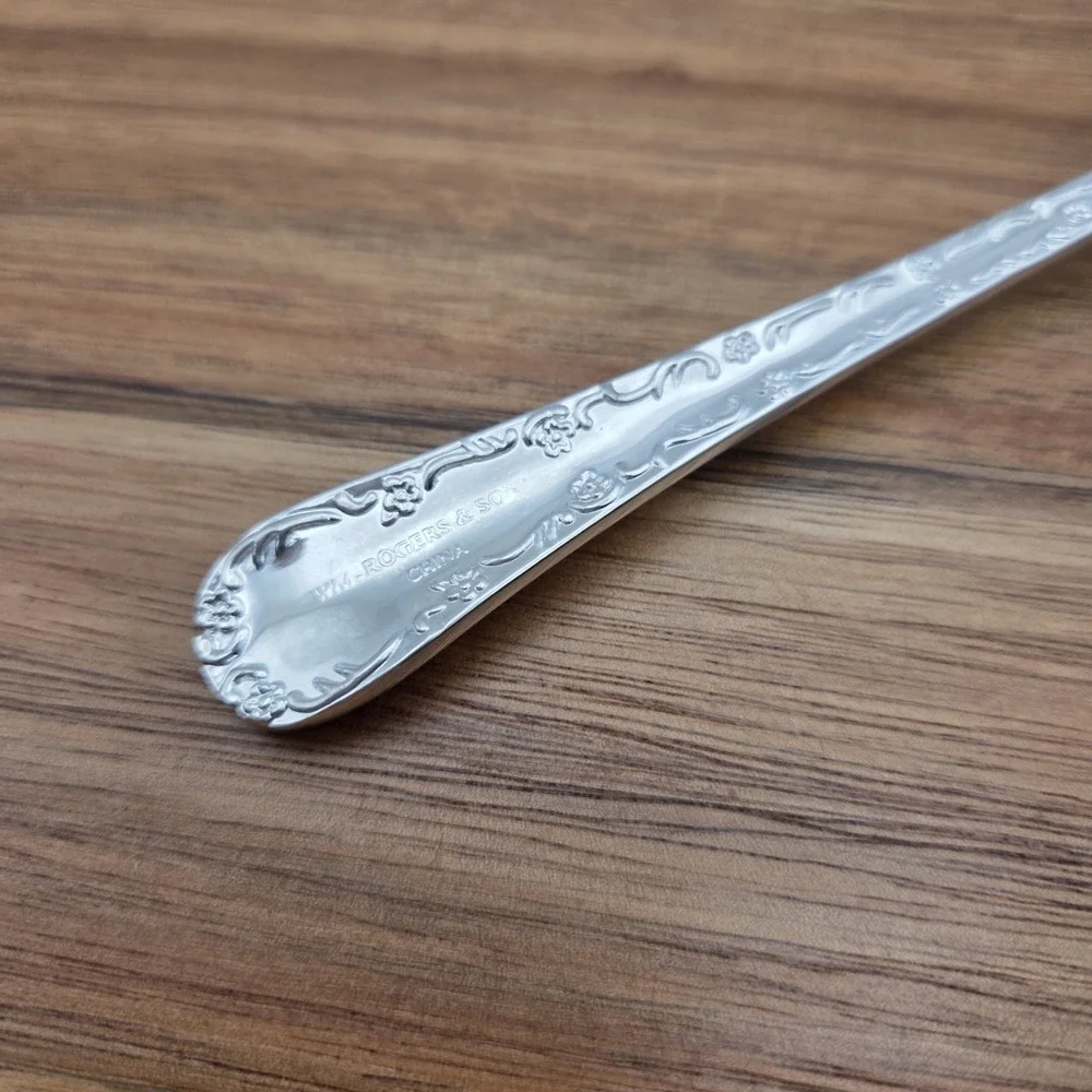 WM. Rogers & Son Enchanted Rose Silverplate Flatware Teaspoons Set‎ Of 8